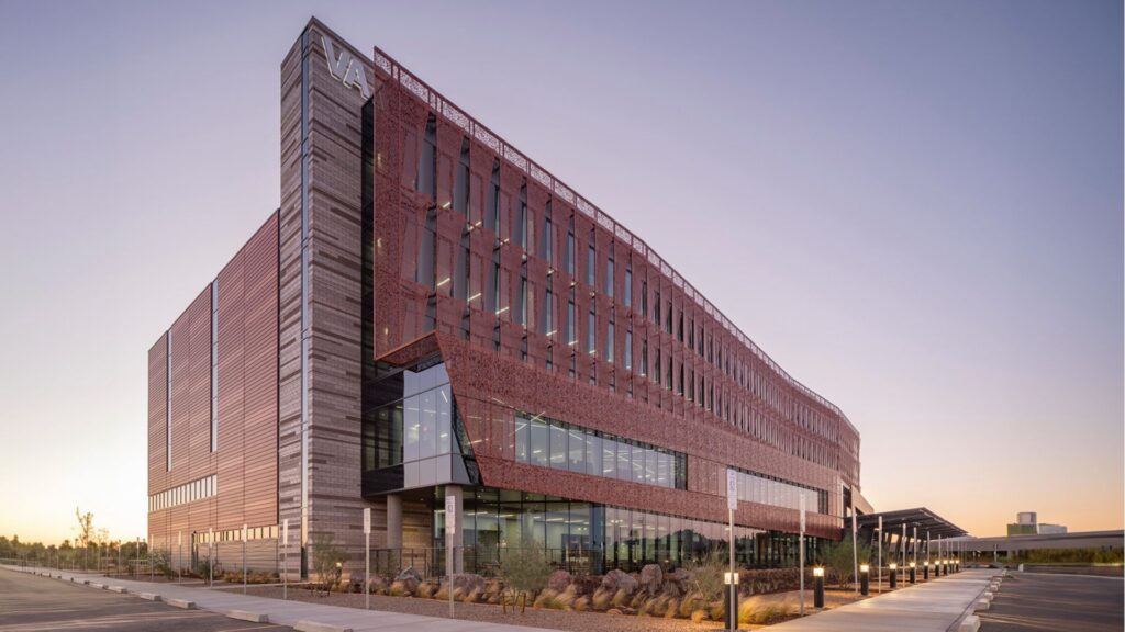 Phoenix 32nd Street VA Clinic, a 275,157-square-foot, five-story facility located in Phoenix, Arizona, is one of the largest VA outpatient clinics in the U.S., featuring multispecialty and telehealth clinics, an education center, pathology and imaging. | Image Credit: Hoefer Welker
