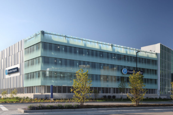 Bendheim’s custom glass façade for Blue Parking Structure enhances both light and wayfinding across the campus. Photo by Tricia Shay Photography