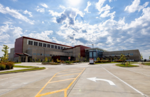 The new General Leonard Wood Community Hospital replaces one of the oldest healthcare facilities in the Army’s inventory. The Kansas City District, U.S. Army Corps of Engineers managed the project with JE Dunn Construction as the design-build contractor and RLF Architects as the designer. Construction for the hospital began in 2019. Photo by Samuel Weldin. (Photo Credit: Diana McCoy)