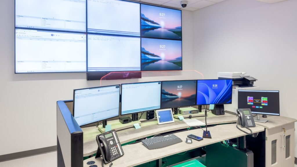  Security and facilities teams can evaluate entrances, lighting, sightlines, circulation and transitions between public and controlled areas alongside operating patterns. 