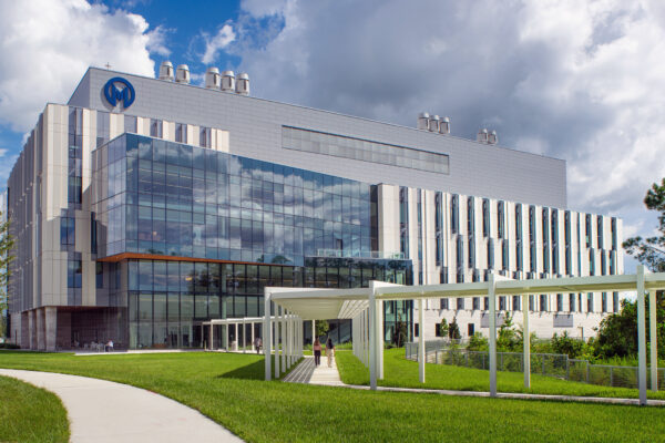exterior view of new Moffitt Discovery and Innovation Center at Speros